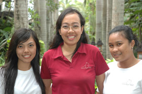 Ary Prathiwi, Sro Wiryani & Efy Katim, Front Desk